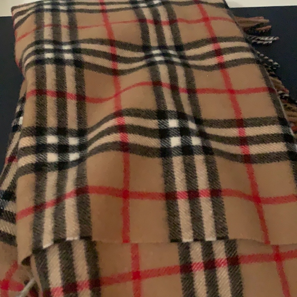 Men’s Burberry scarf new